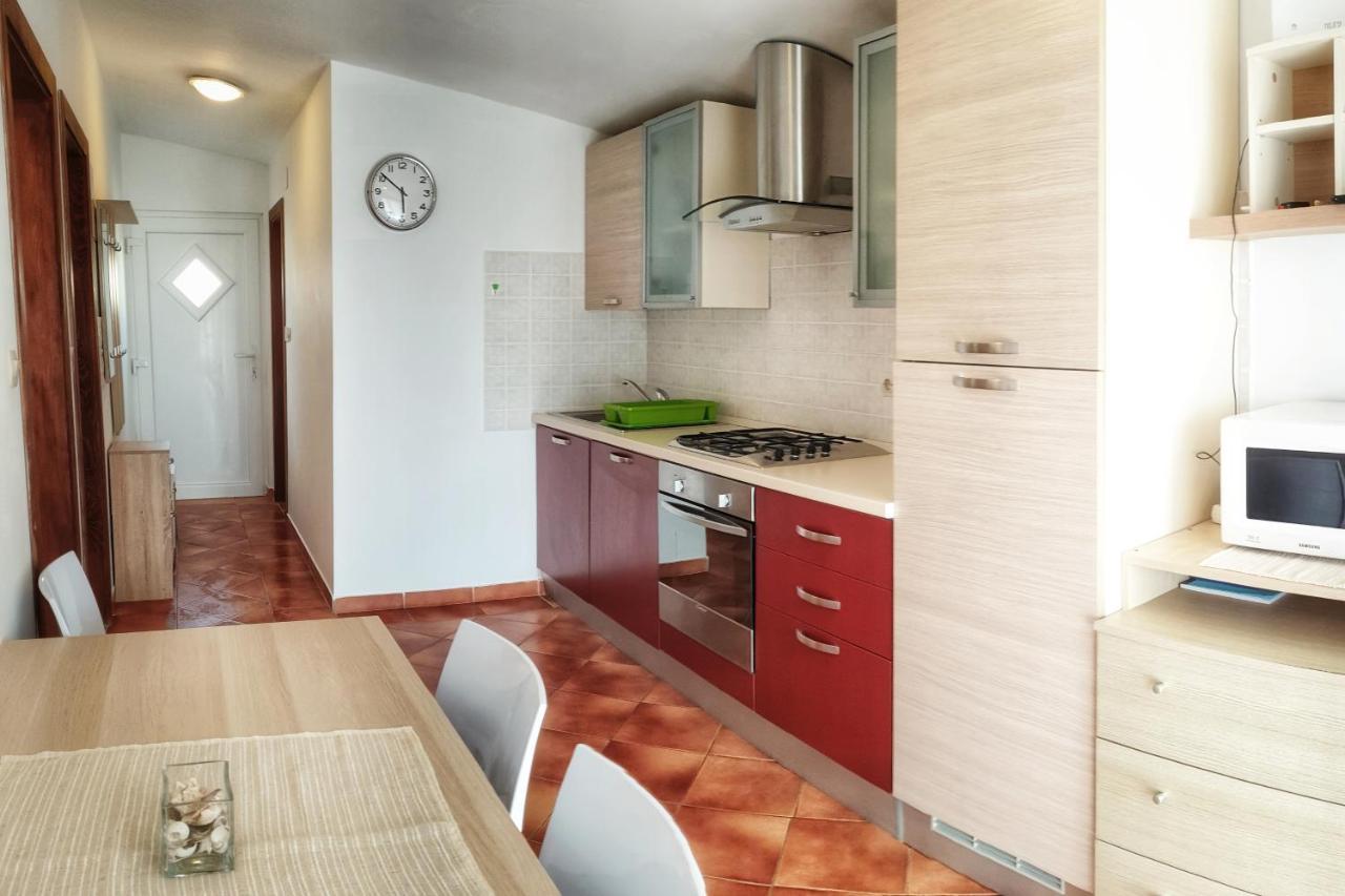 Apartments By The Sea Vir - 13104 외부 사진